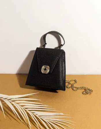 Black Textured Box Handbag for Women – Stylish Chain Shoulder Bag in Pakistan